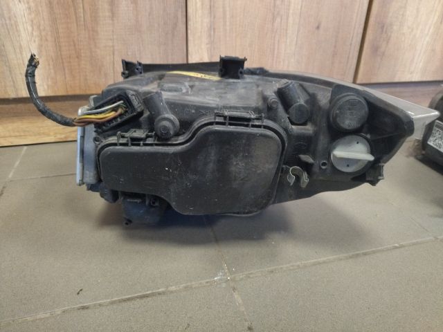 bontott BMW 3 E90 Jobb Xenon Fényszóró