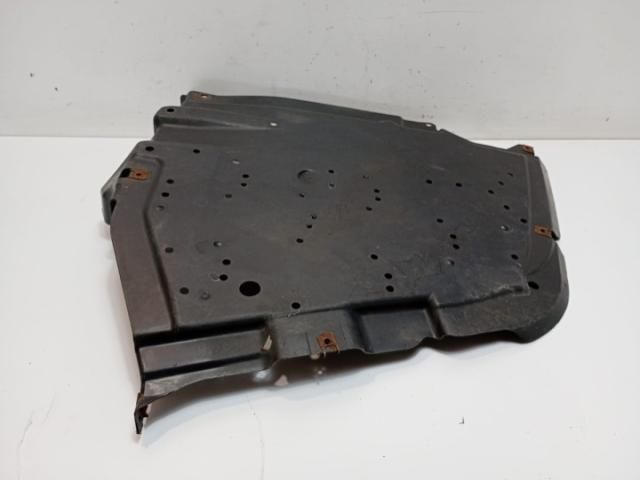 bontott BMW 3 E90 Kartervédő