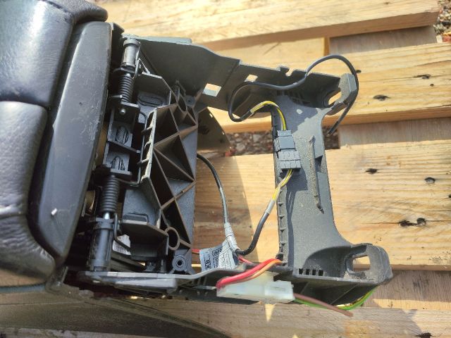 bontott BMW 3 E90 Könyöklő