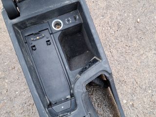 bontott BMW 3 E90 Könyöklő