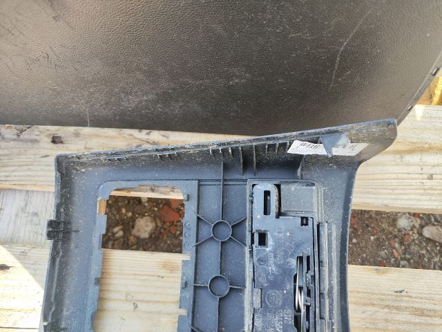 bontott BMW 3 E90 Könyöklő