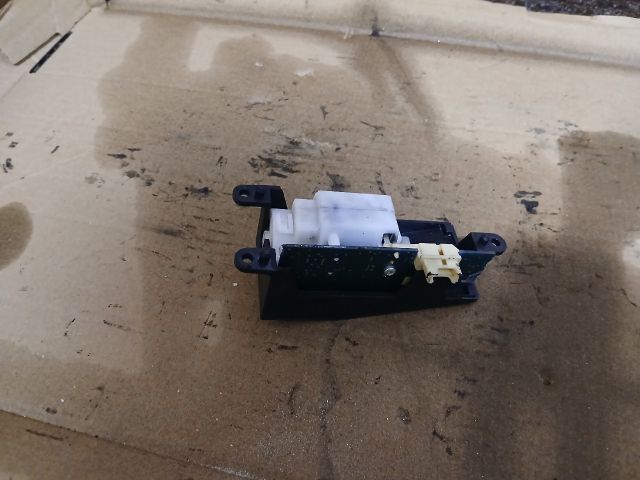 bontott BMW 3 E90 Kormányzár (Elektromos)