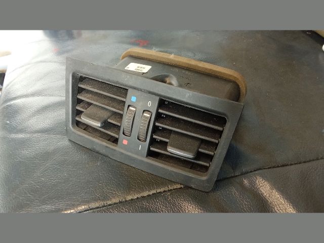 bontott BMW 3 E90 Középső Szellőző