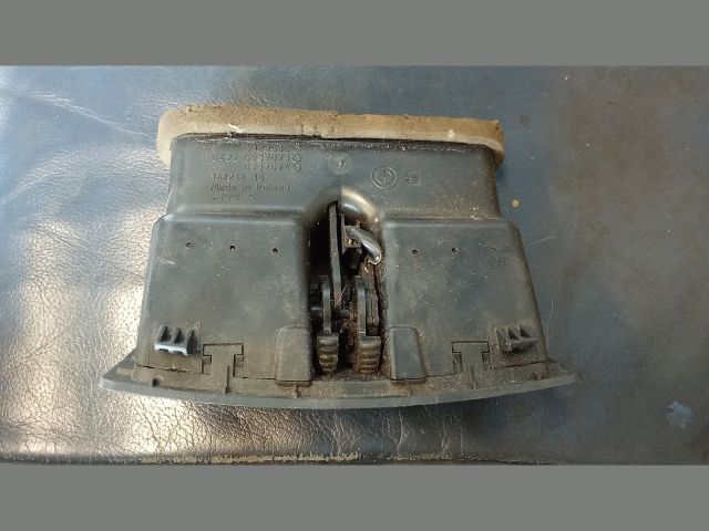 bontott BMW 3 E90 Középső Szellőző