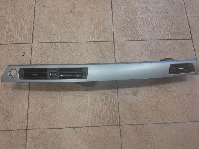 bontott BMW 3 E90 Középső Szellőző