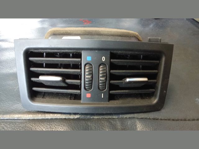 bontott BMW 3 E90 Középső Szellőző