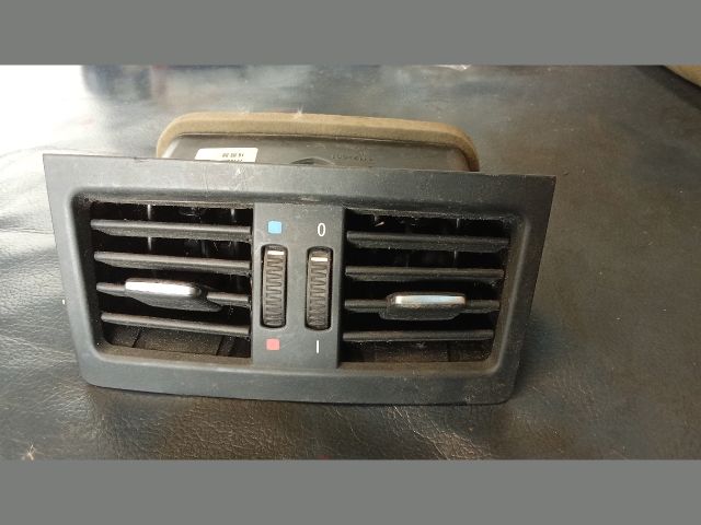 bontott BMW 3 E90 Középső Szellőző