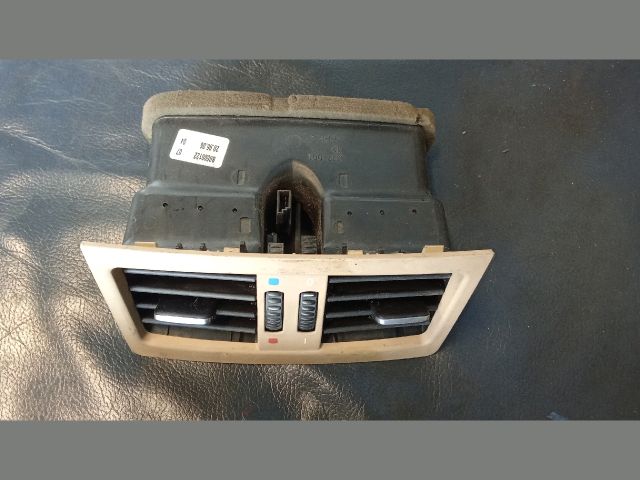 bontott BMW 3 E90 Középső Szellőző