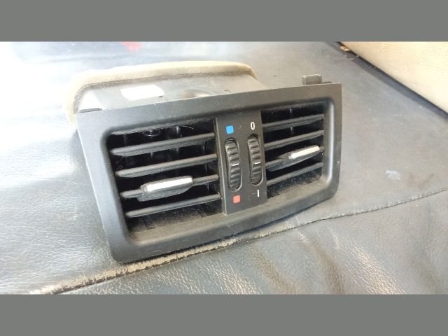 bontott BMW 3 E90 Középső Szellőző