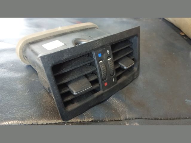 bontott BMW 3 E90 Középső Szellőző