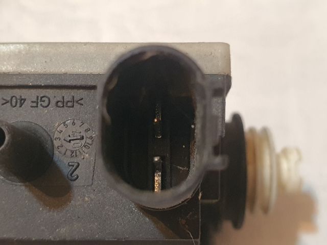 bontott BMW 3 E90 Központizár Motor Tankajtó