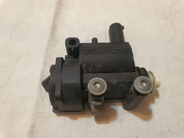 bontott BMW 3 E90 Központizár Motor Tankajtó