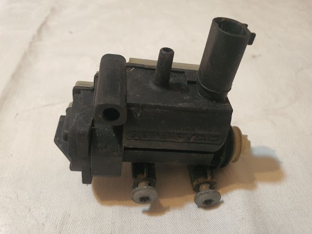 bontott BMW 3 E90 Központizár Motor Tankajtó