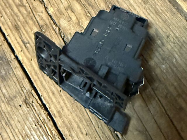 bontott BMW 3 E90 Kulcsház