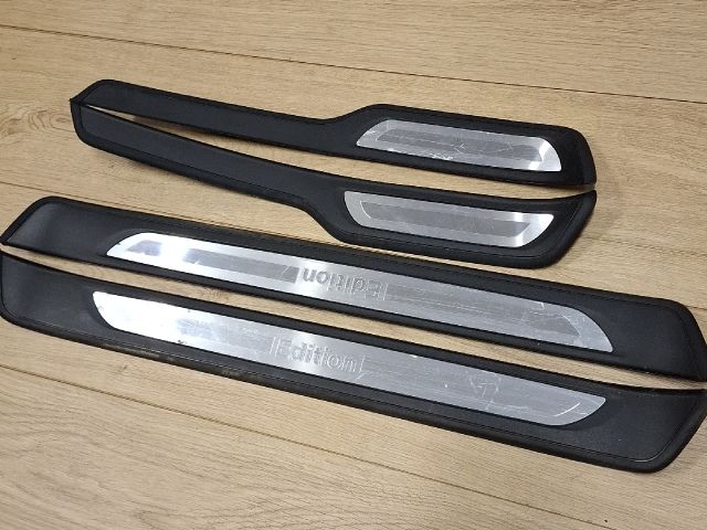 bontott BMW 3 E90 Küszöb Díszléc Szett