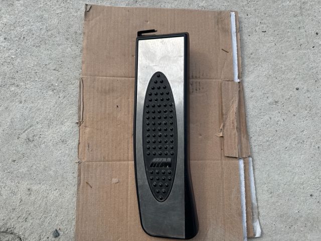 bontott BMW 3 E90 Lábtámasz Burkolat