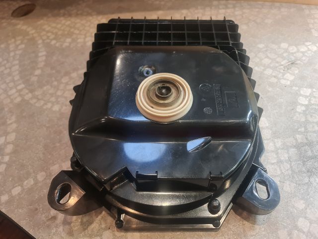 bontott BMW 3 E90 Mélynyomó Hangszóró