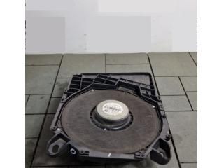 bontott BMW 3 E90 Mélynyomó Hangszóró