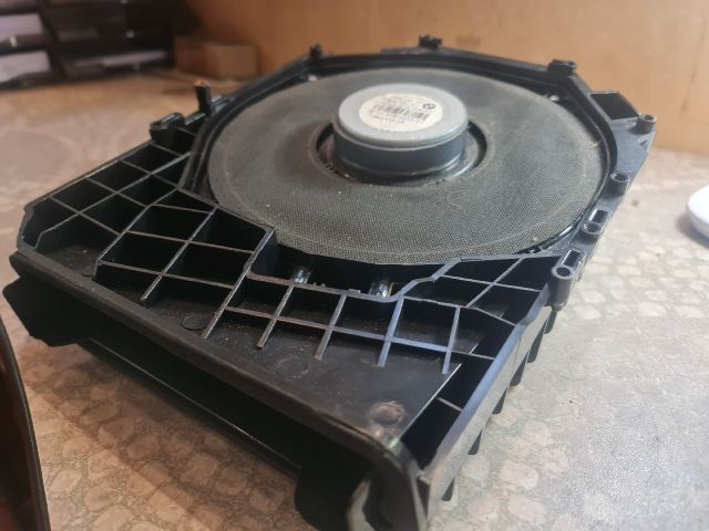 bontott BMW 3 E90 Mélynyomó Hangszóró