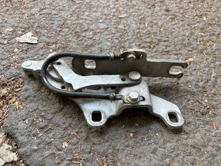 bontott BMW 3 E90 Motorháztető Bal Zsanér