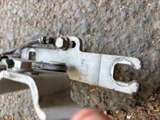 bontott BMW 3 E90 Motorháztető Bal Zsanér