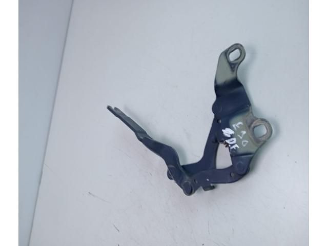 bontott BMW 3 E90 Motorháztető Jobb Zsanér