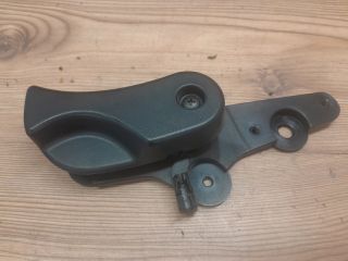 bontott BMW 3 E90 Motorháztető Nyitó Kar / Gomb