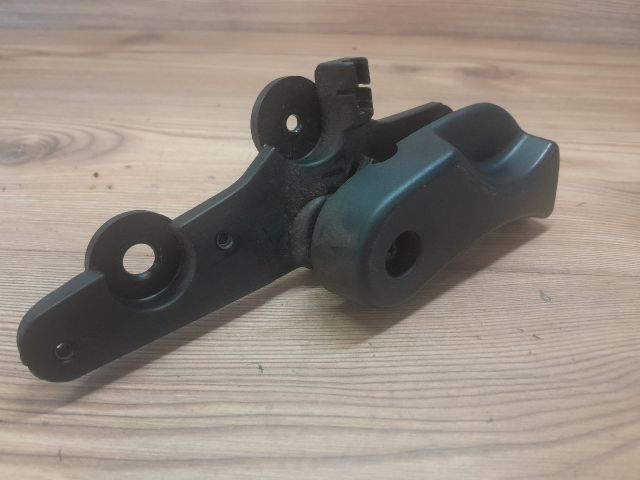 bontott BMW 3 E90 Motorháztető Nyitó Kar / Gomb