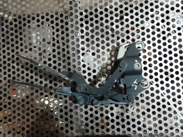 bontott BMW 3 E90 Motorháztető Zsanér Pár