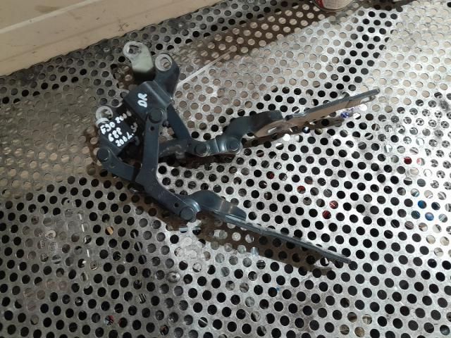 bontott BMW 3 E90 Motorháztető Zsanér Pár