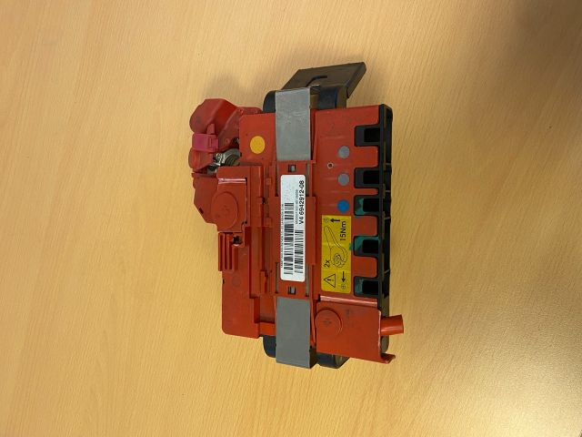 bontott BMW 3 E90 Pozitív Kábel Elosztó