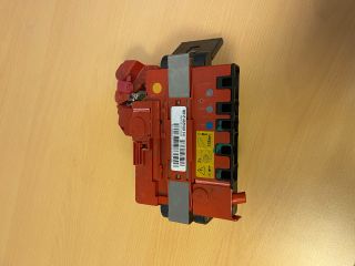 bontott BMW 3 E90 Pozitív Kábel Elosztó