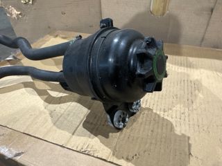 bontott BMW 3 E90 Szervóolaj Tartály