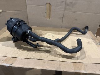 bontott BMW 3 E90 Szervóolaj Tartály