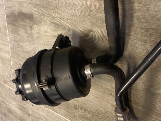 bontott BMW 3 E90 Szervóolaj Tartály