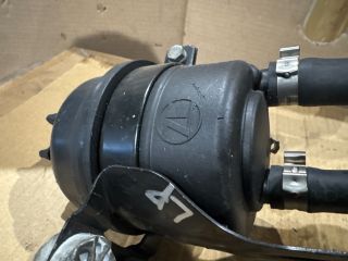 bontott BMW 3 E90 Szervóolaj Tartály