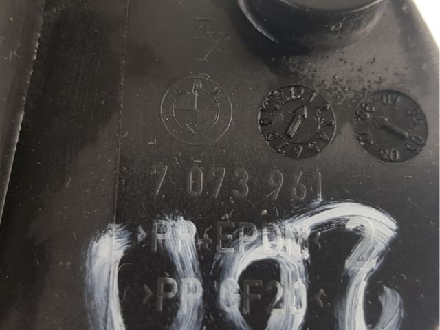 bontott BMW 3 E90 Tankajtó