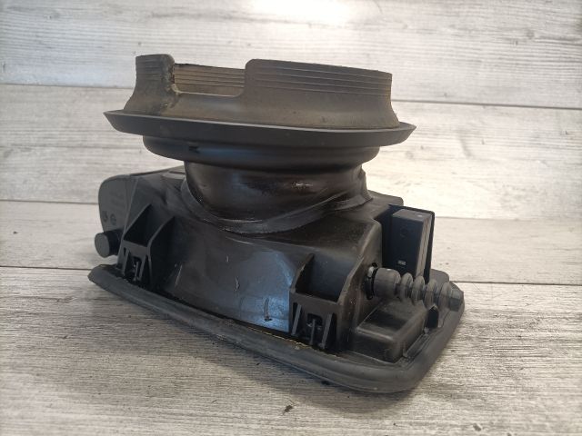 bontott BMW 3 E90 Tankajtó