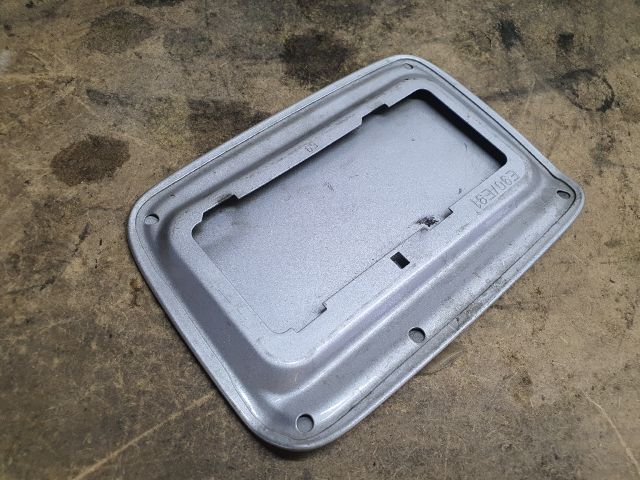 bontott BMW 3 E90 Tankajtó