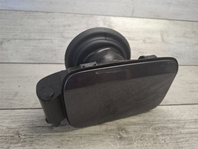 bontott BMW 3 E90 Tankajtó