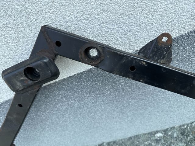 bontott BMW 3 E90 Toronymerevítő