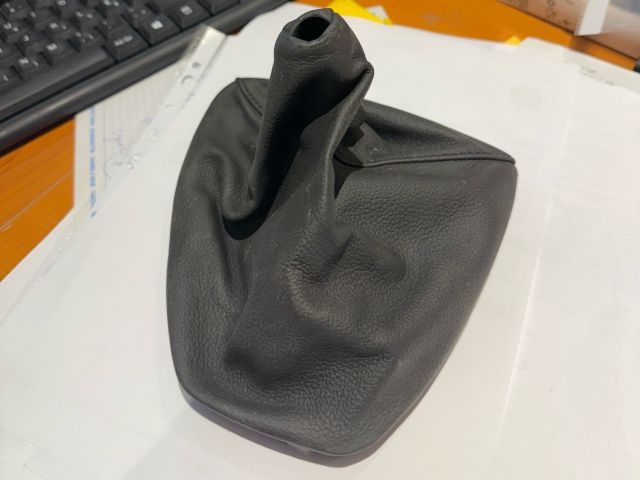 bontott BMW 3 E90 Váltószoknya