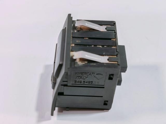 bontott BMW 3 E90 Vészvillogó Kapcsoló