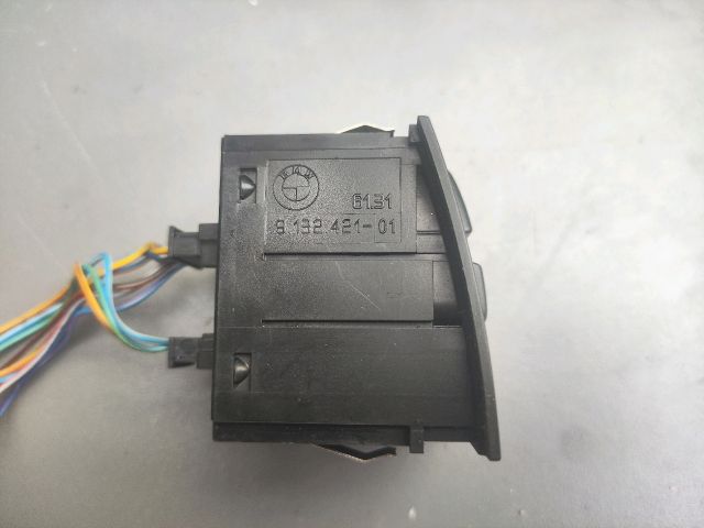 bontott BMW 3 E90 Vészvillogó Kapcsoló