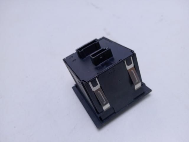 bontott BMW 3 E90 Vészvillogó Kapcsoló