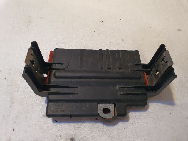 bontott BMW 3 E91 Biztosítéktábla Motortér