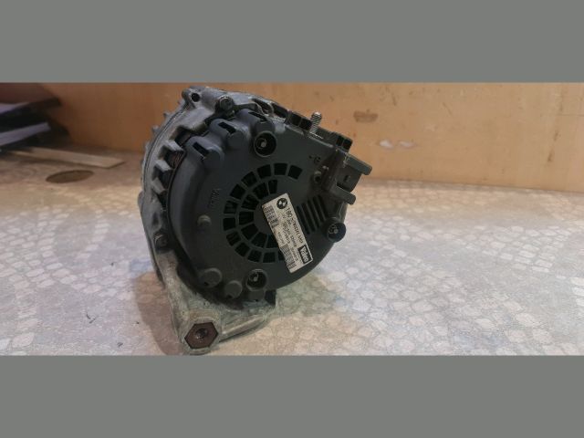 bontott BMW 3 E91 Generátor