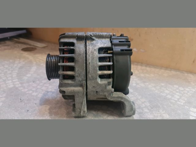 bontott BMW 3 E91 Generátor