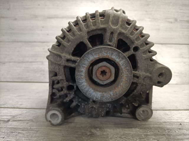 bontott BMW 3 E91 Generátor