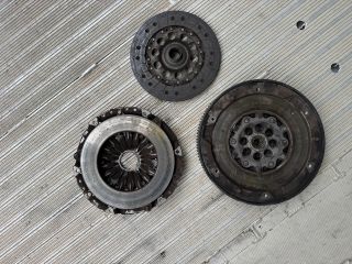 bontott BMW 3 E91 Kuplung Szett Lendkerékkel